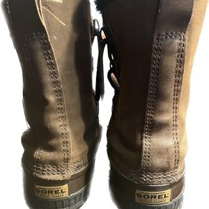 Like new Men's Sorel Steel Shank Rubber Leather Wool Lined Winter Boots size 9